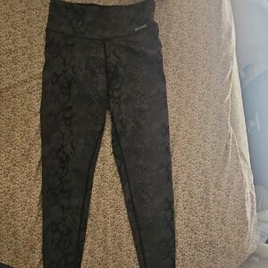 High-Waisted Black Patterned Leggings